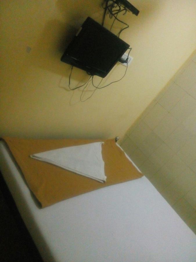 Hotel Central Inn Мумбаї Екстер'єр фото