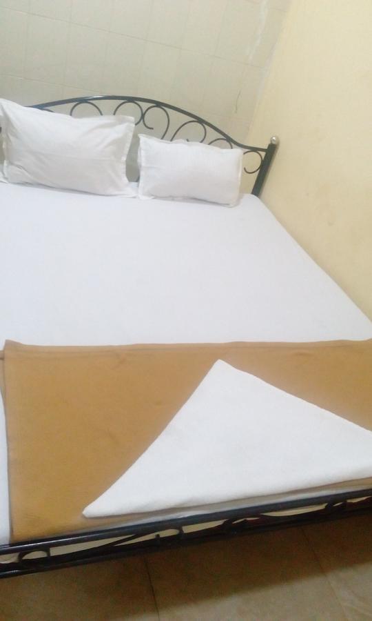 Hotel Central Inn Мумбаї Екстер'єр фото